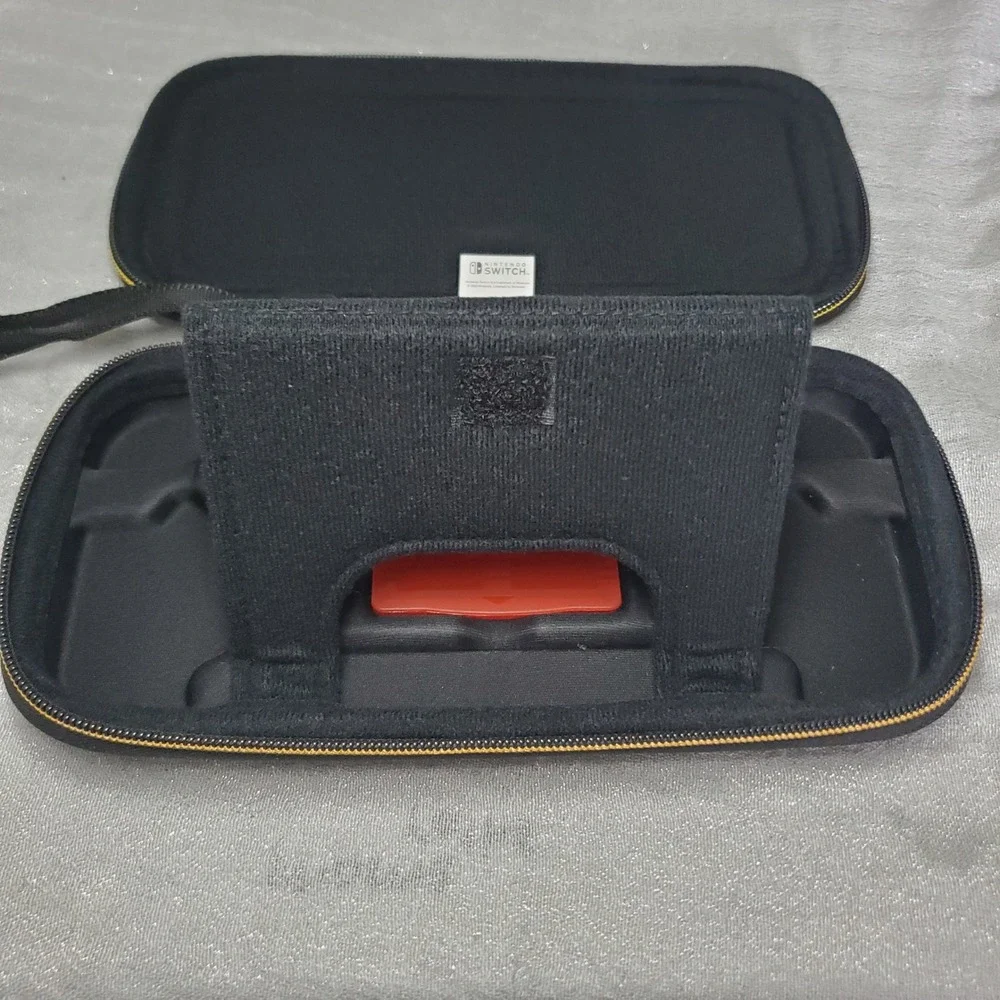 Nintendo Switch Animal Crossing‎ Hard Shell Deluxe Carrying Case Traveler